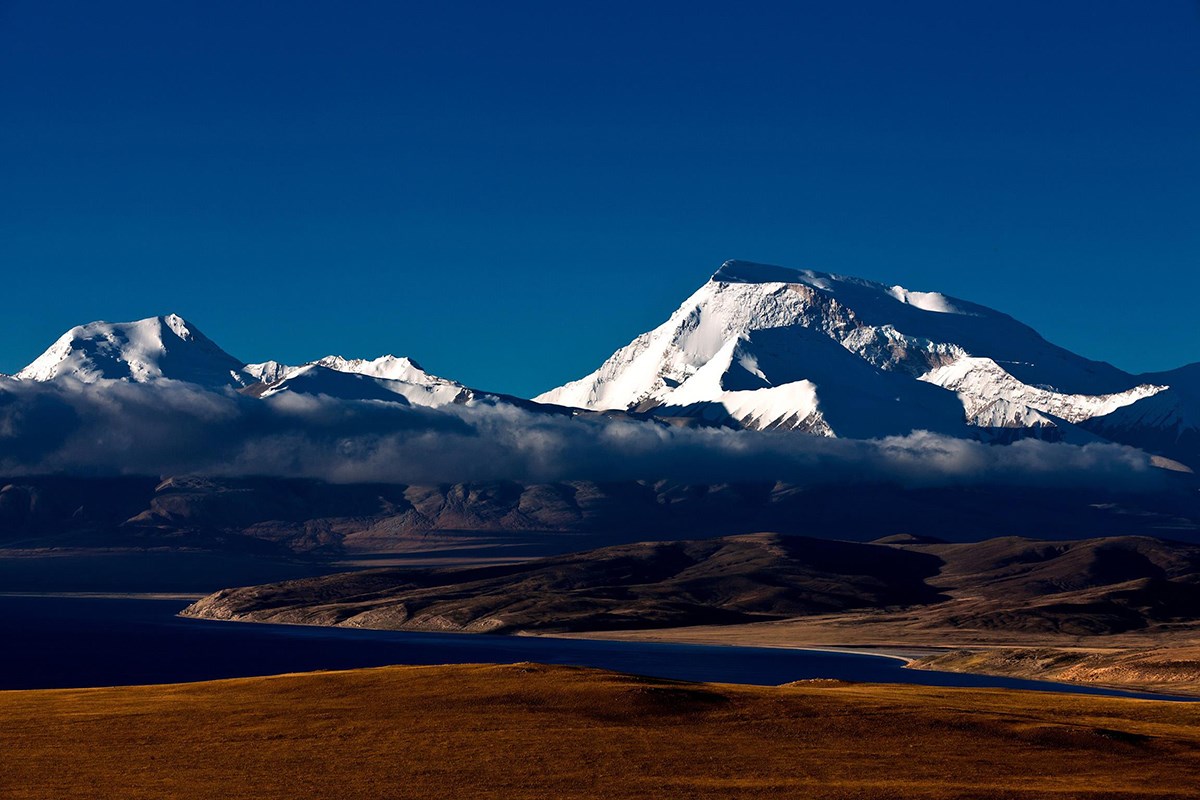 Manasarovar Lake and  Naimonanyi Peak